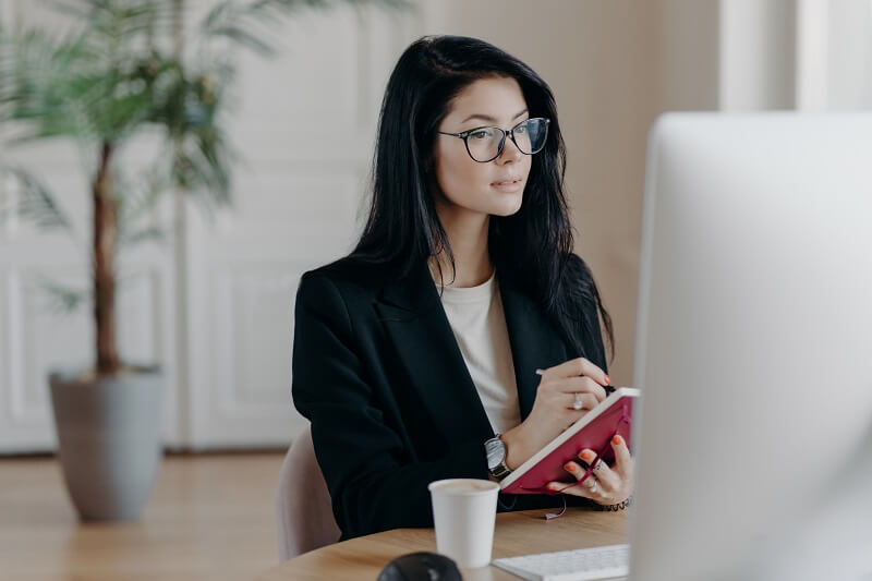 treinamento corporativo ead tomada decisões emocionalmente inteligentes